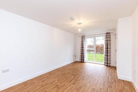 4 bedroom detached house to rent - Photo 3