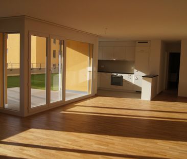 Geräumige, helle 2.5 Zimmerwohnung nahe Bahnhof - Photo 2