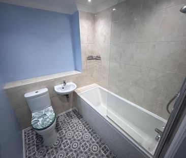 2 bedroom terraced house to rent - Photo 5