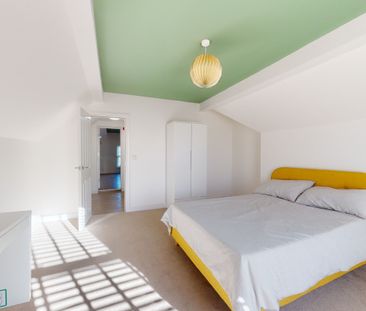 65 Forest Road Flat 5 - Photo 3