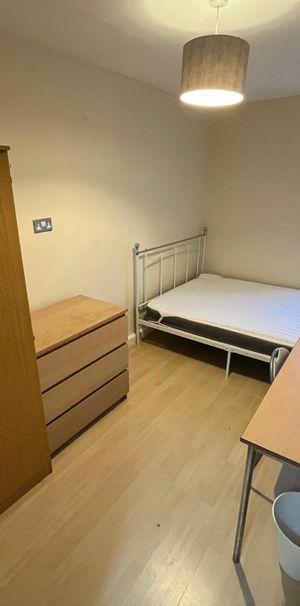 3 bedroom apartment to rent - Photo 1