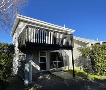 CHARMING PAPARANGI HOME - Photo 3