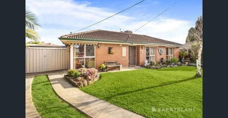 Family Home in Central Location - Photo 4