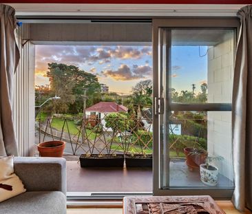 Beautiful Morningside Apartment-Light-Filled Top-Floor One Bedroom ... - Photo 2