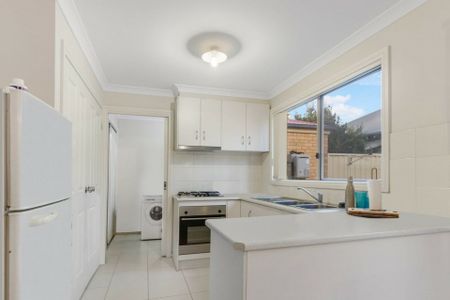 2/22 Francis Street, Werribee VIC - Photo 5