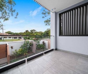 Executive living in Aquatic Paradise - Photo 5