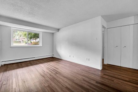 Place Charles-Albanel — 1 Bedroom - unit 103 - Photo 3