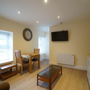 Apartment 2, 239 Caernarfon Road - Photo 2