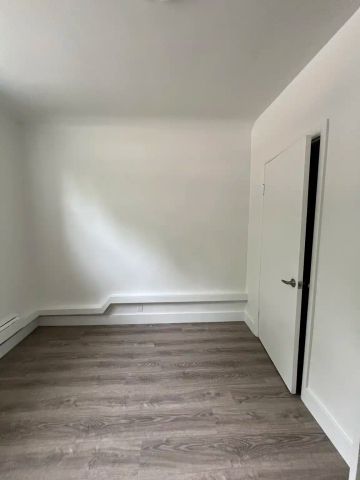310 Speedvale Avenue East — 2 Bedroom 1 Bathroom - Photo 4