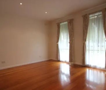 TIMELESS CHARACTER AND COMFORT IN THE HAVERBRACK ESTATE - Photo 2