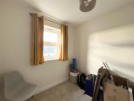 3 bedroom semi-detached house to rent - Photo 5