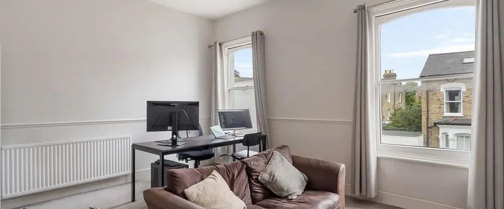 2 bedroom apartment to rent in Rattray Road, Brixton, London, SW2 - Photo 1