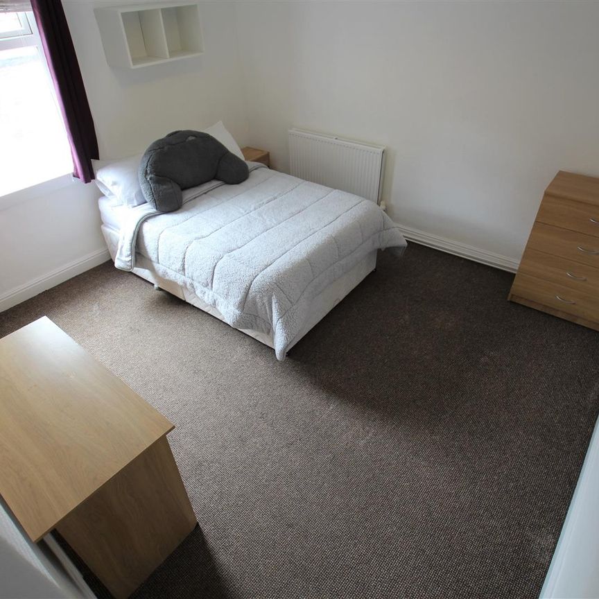 Beamsley Grove, Hyde Park, LS6 1LA, Leeds - Photo 1