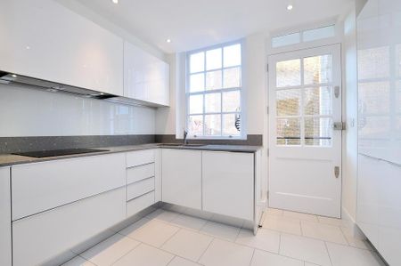 3 bedroom flat to rent - Photo 4