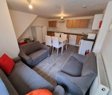 7 Bed Student Accommodation - Photo 4