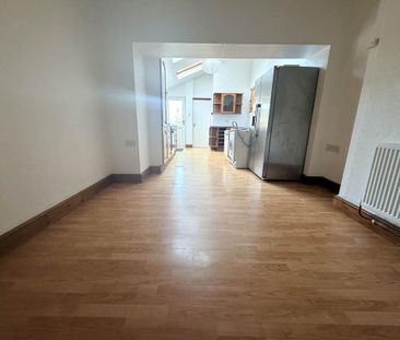 7 bedroom house of multiple occupation to rent - Photo 1