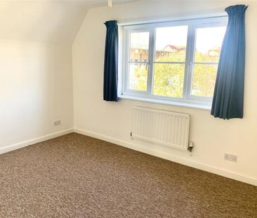 4 bedroom detached house to rent - Photo 4