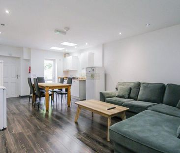 5 bedroom terraced house to rent - Photo 1