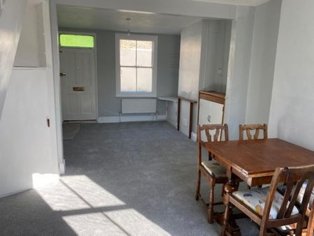 2 bedroom terraced house to rent - Photo 2