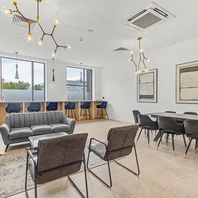 3 bedroom apartment to rent - Photo 1