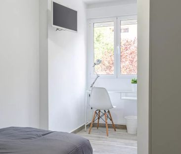 Single Bed in Room in a shared 5-bedroom apartment for rent in Ciut... - Photo 5