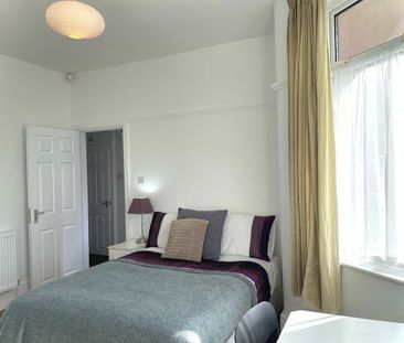 4 Bed Semi-Detached House, Finchley Road, M14 - Photo 2