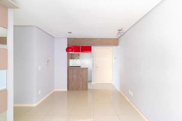 Apartamento com 2 quartos e 61m² para alugar em Menino Deus, Porto Alegre. - Photo 1