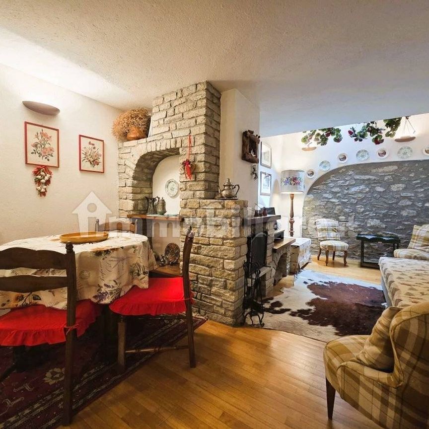 Bilocale Strada Dolonne Courmayeur 5, Centro, Courmayeur - Foto 1