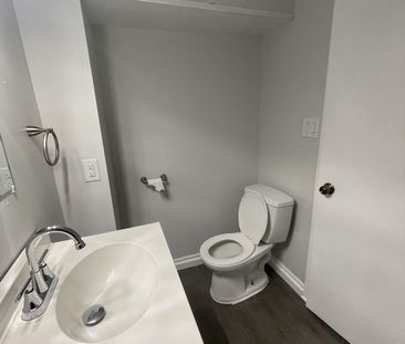 For Lease - 8 Daphne Crescent, Barrie, Ontario - Photo 6