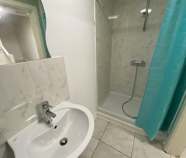 Hearsall Lane Room 6 - Photo 5