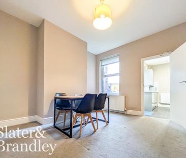 2 bedroom terraced house to rent - Photo 3
