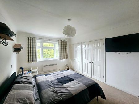 Bassett Avenue, Southampton - Photo 4