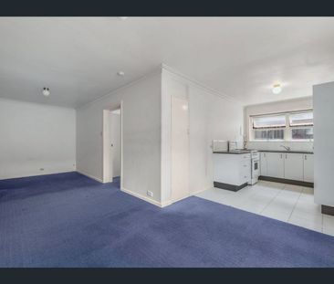 2/16 Isedale Street, Wooloowin, Qld 4030 - Photo 3