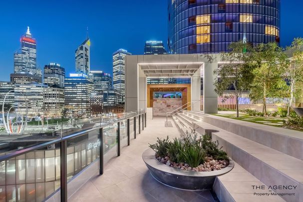 Luxury Living at The Towers, Elizabeth Quay! - Photo 1