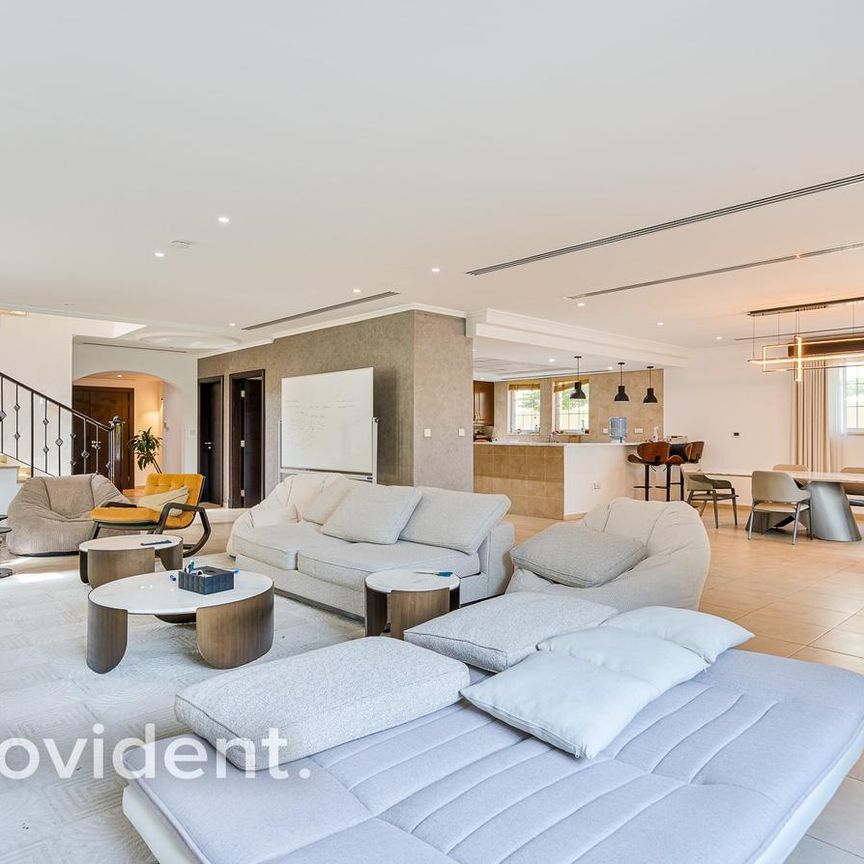 Exclusive | Renovated | Vacant | Lake View - Photo 1