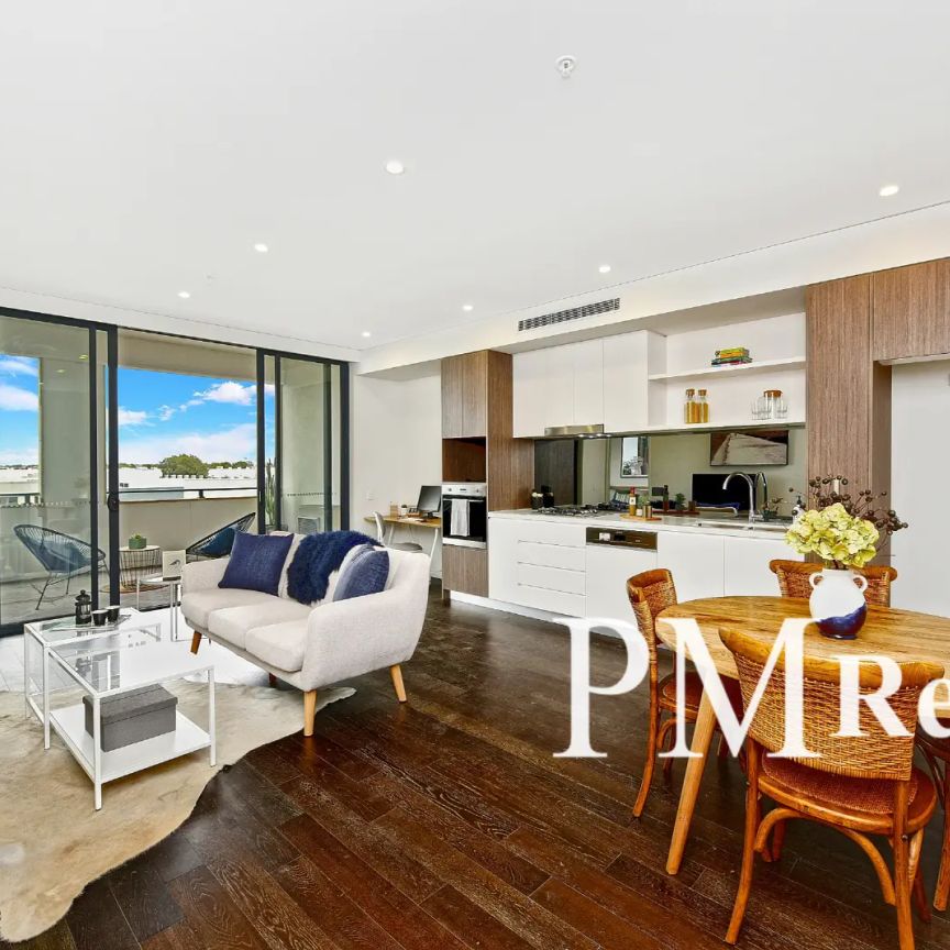 Two Bedroom Apartment in the Heart of Mascot - Photo 1