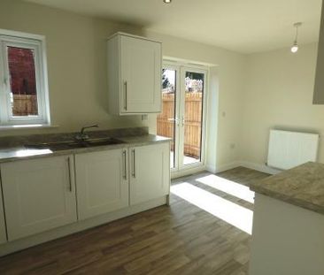 3 bedroom semi-detached house to rent - Photo 5