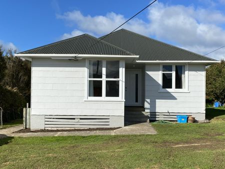 Tidy Standalone 2 Bedroom - Otangarei - Photo 2