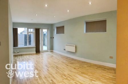 2 bedroom detached bungalow to rent - Photo 2