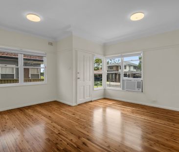 Spacious & Freshly Updated Family Home in a Prime Location - Photo 6