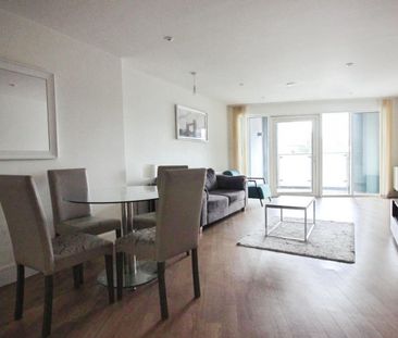 1 bedroom Flat To Let - Photo 2