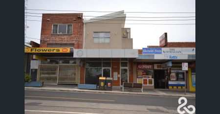 PARTIALLY FURNISHED STUDIO - Photo 5