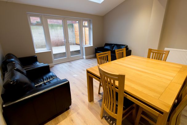 6 Bed Semi-Detached House, Coventry Road, SO15 - Photo 1