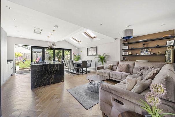 4 bedroom semi-detached house to rent - Photo 1