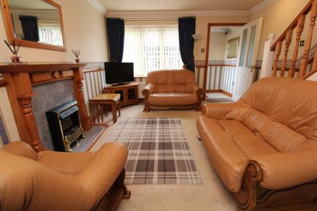 Lander Close, Baiter Park, Poole - Photo 2