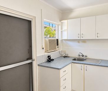 Ground Floor Living in the Heart of Surfers Paradise - Photo 4