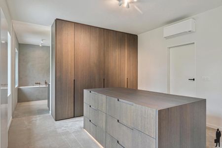 Gerenoveerde villa (ca. 3.628 m²) in een doodlopende straat! - Photo 2