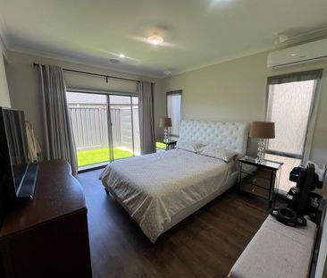 Splendid 3Br Home in Mt Atkinson, Truganina! - Photo 5