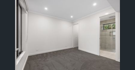 Large Modern Townhome - Photo 4