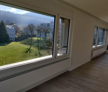 Grosse 4 1/2-Zimmer-Attika-Wohnung mit zwei Terrassen - Photo 1